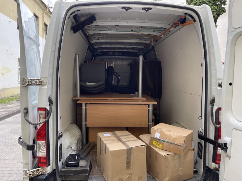 Kraustynės žaliajame Antakalnyje, kaip užtikriname, kad baldai atvyktų laiku?